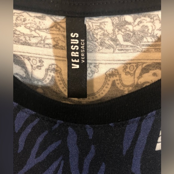 Versus by Versace  printed Cotton T-shirt. - Picture 6 of 10